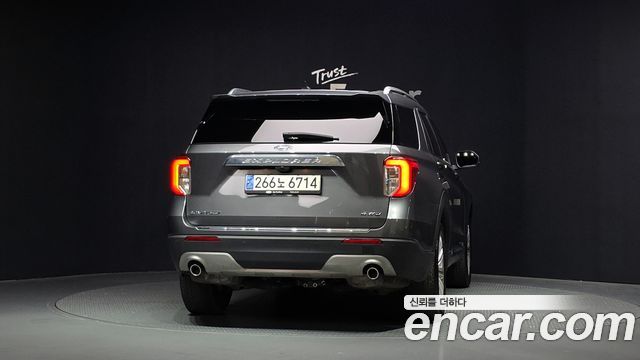 Ford Explorer (VI) 2.3 LimIted 4WD 2023 — фото 4
