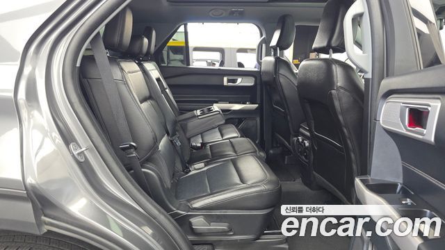 Ford Explorer (VI) 2.3 LimIted 4WD 2023 — фото 12