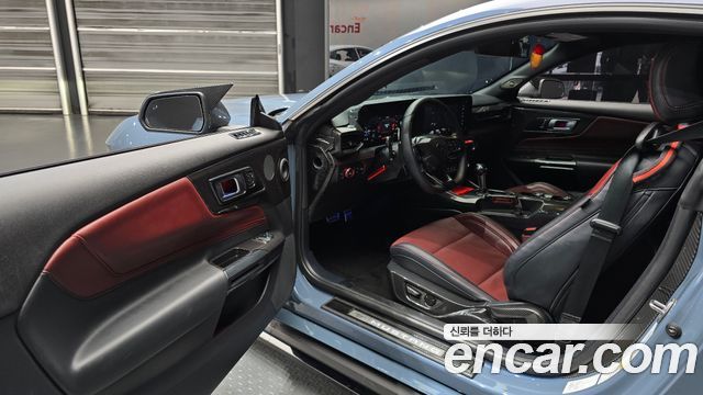 Ford Mustang (VII) 5.0 GT Premium Coupe 2024 — фото 10
