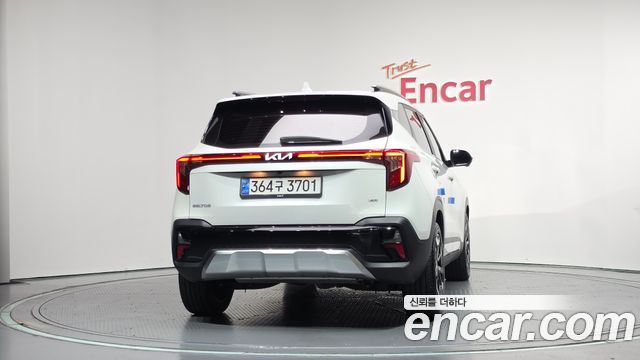Kia Seltos Gasoline 1.6 Turbo 4WD Signature 2024 — фото 4