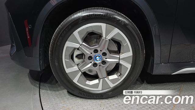 BMW iX1 (U11) xDrive 30 xLine 2024 — фото 5