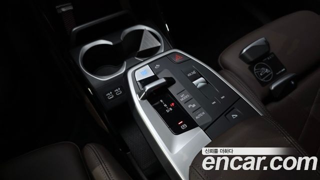 BMW iX1 (U11) xDrive 30 xLine 2024 — фото 9