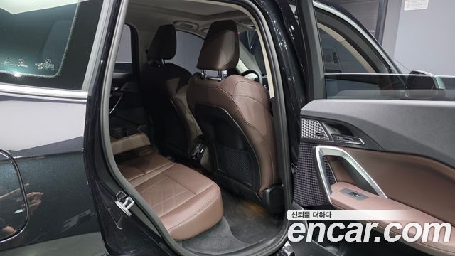 BMW iX1 (U11) xDrive 30 xLine 2024 — фото 12
