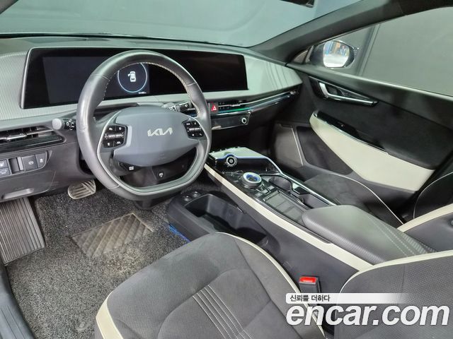Kia EV6 Long Range 4WD GT Line 2022 — фото 18