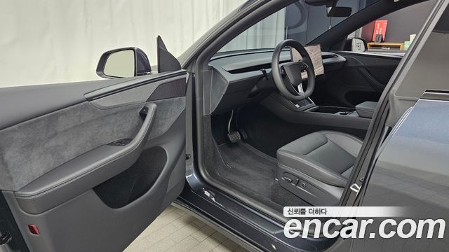 Tesla Model Y Premium Long Range AWD 2026 — фото 10