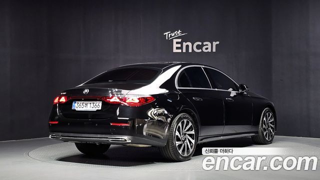 Mercedes-Benz E-Class (W214) E300 4MATIC Exclusive 2026 — фото 2