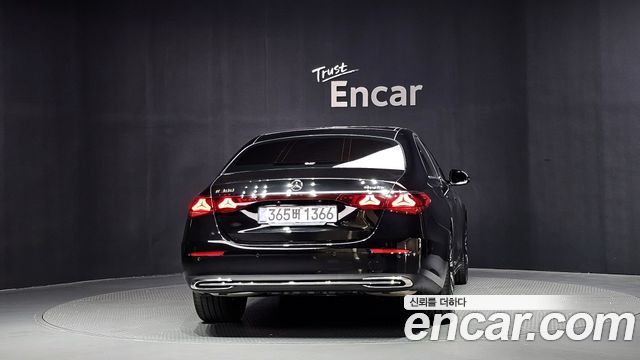 Mercedes-Benz E-Class (W214) E300 4MATIC Exclusive 2026 — фото 4