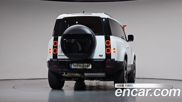 Land Rover Defender (L663) 90 D250 SE 2022 — фото 4