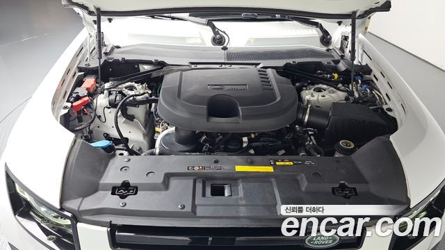 Land Rover Defender (L663) 90 D250 SE 2022 — фото 6