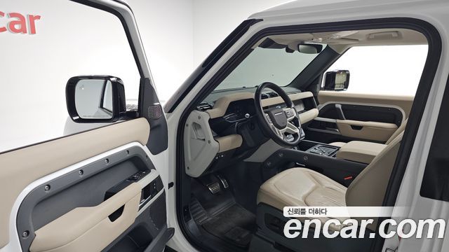 Land Rover Defender (L663) 90 D250 SE 2022 — фото 10