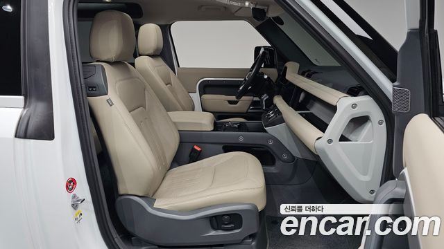 Land Rover Defender (L663) 90 D250 SE 2022 — фото 11
