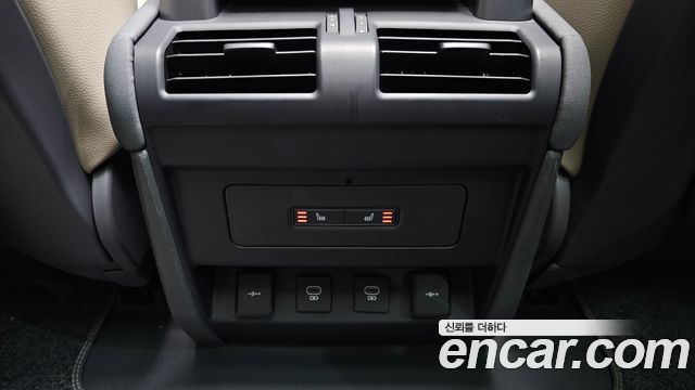 Land Rover Defender (L663) 90 D250 SE 2022 — фото 18