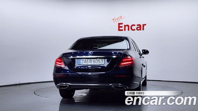 Mercedes-Benz E-Class (W213) E300 4MATIC Exclusive 2020 — фото 4
