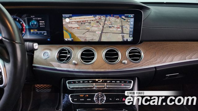 Mercedes-Benz E-Class (W213) E300 4MATIC Exclusive 2020 — фото 13