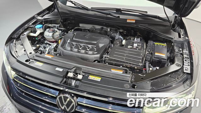 Volkswagen Tiguan Allspace 2.0 TSI Prestige 2022 — фото 6