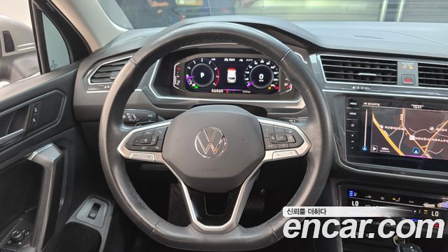 Volkswagen Tiguan Allspace 2.0 TSI Prestige 2022 — фото 13