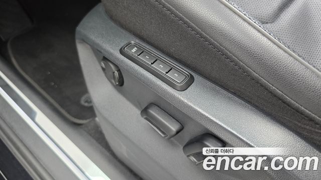 Volkswagen Tiguan Allspace 2.0 TSI Prestige 2022 — фото 19