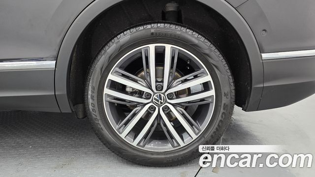 Volkswagen Tiguan Allspace 2.0 TSI Prestige 2022 — фото 21