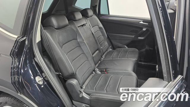 Volkswagen Tiguan Allspace 2.0 TSI Prestige 2022 — фото 26