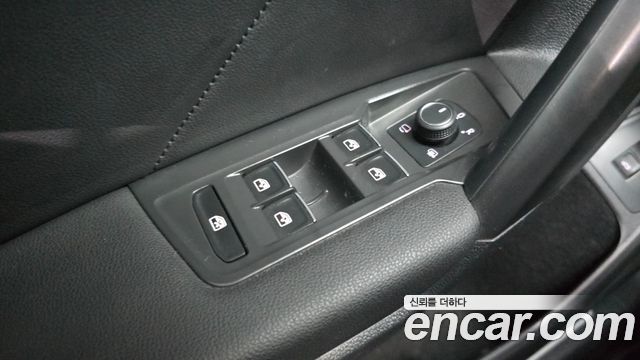 Volkswagen Tiguan Allspace 2.0 TSI Prestige 2022 — фото 30