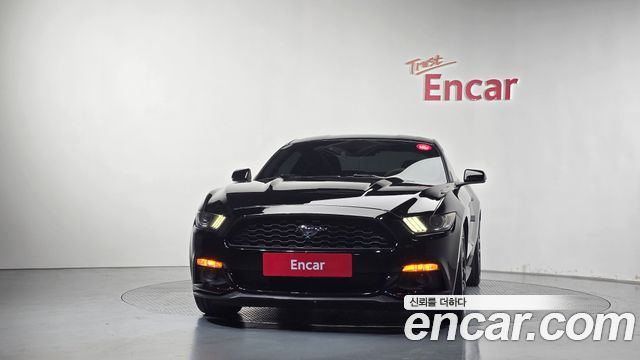 Ford Mustang Coupe 2017 — фото 3