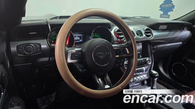 Ford Mustang Coupe 2017 — фото 13