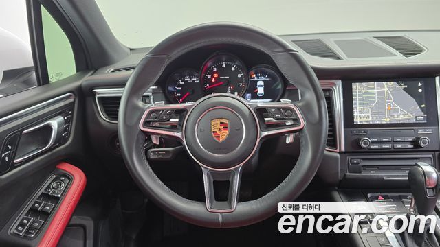 Porsche Macan 2.0 95B 2017 — фото 14