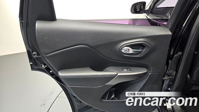 Jeep Cherokee (KL) 2.4 Longitude High AWD 2019 — фото 25