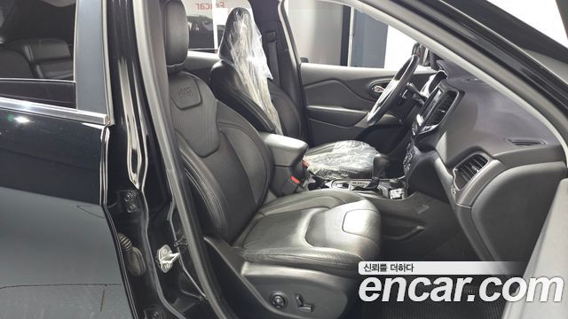 Jeep Cherokee (KL) 2.4 Longitude High AWD 2019 — фото 26
