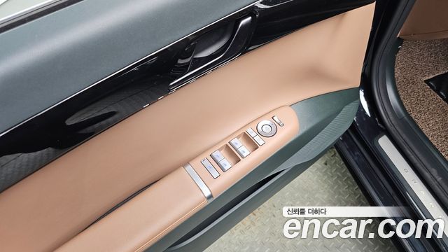 Hyundai Grandeur (GN7) 2,5 Gasoline 2WD Premium 2023 — фото 17