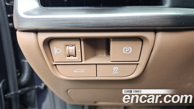 Hyundai Grandeur (GN7) 2,5 Gasoline 2WD Premium 2023 — фото 18