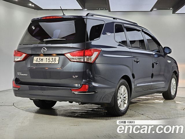 KG Mobility (SsangYong) Korando Turismo 2WD LT 9-seater 2015 — фото 4