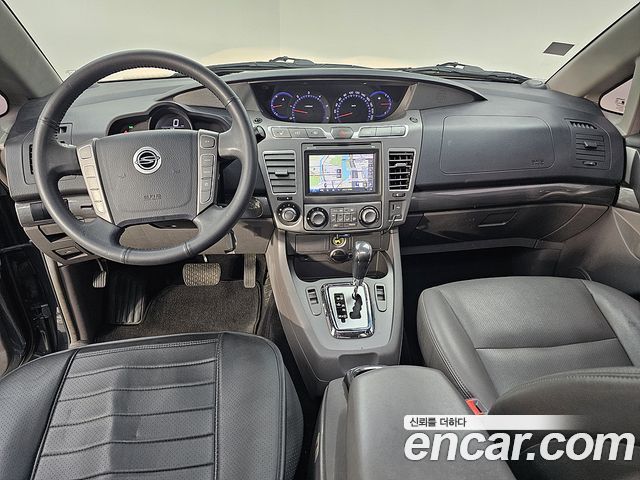 KG Mobility (SsangYong) Korando Turismo 2WD LT 9-seater 2015 — фото 5