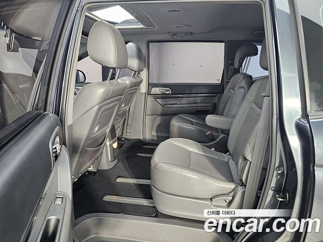 KG Mobility (SsangYong) Korando Turismo 2WD LT 9-seater 2015 — фото 9