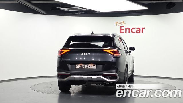 Kia Sportage (V) Diesel 2.0 2WD Prestige 2023 — фото 4