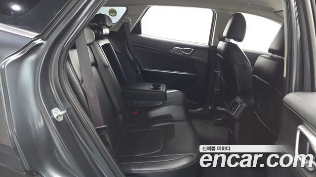 Kia Sportage (V) Diesel 2.0 2WD Prestige 2023 — фото 11