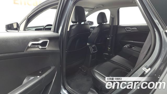 Kia Sportage (V) Diesel 2.0 2WD Prestige 2023 — фото 26