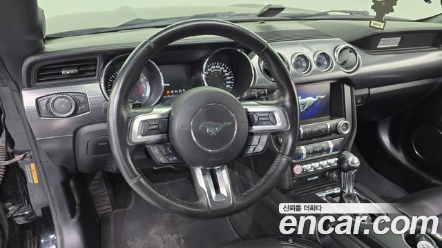 Ford Mustang Coupe 2015 — фото 14