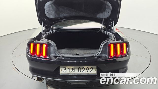 Ford Mustang Coupe 2015 — фото 17