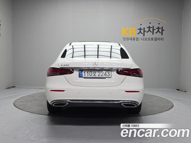 Mercedes-Benz E-Class (W213) E250 Exclusive 2022 — фото 4