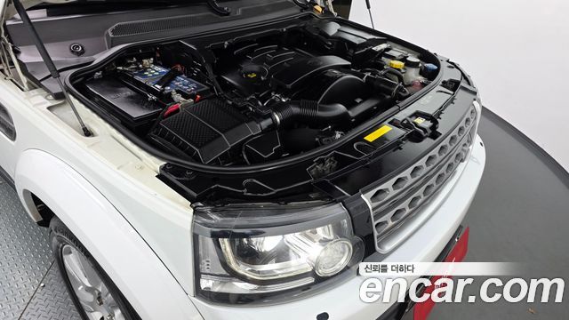 Land Rover Discovery 4 3.0 SDV6 SE 2016 — фото 6