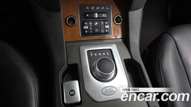 Land Rover Discovery 4 3.0 SDV6 SE 2016 — фото 9
