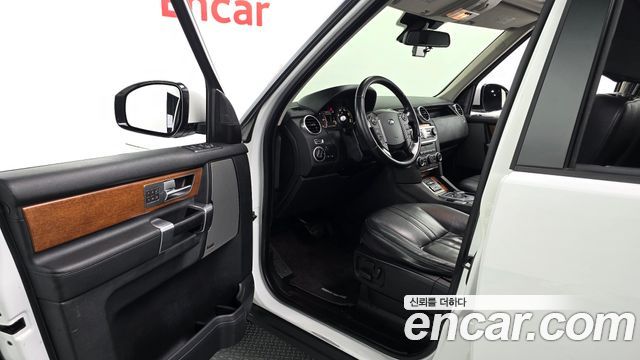 Land Rover Discovery 4 3.0 SDV6 SE 2016 — фото 10
