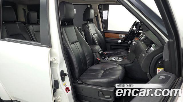 Land Rover Discovery 4 3.0 SDV6 SE 2016 — фото 11