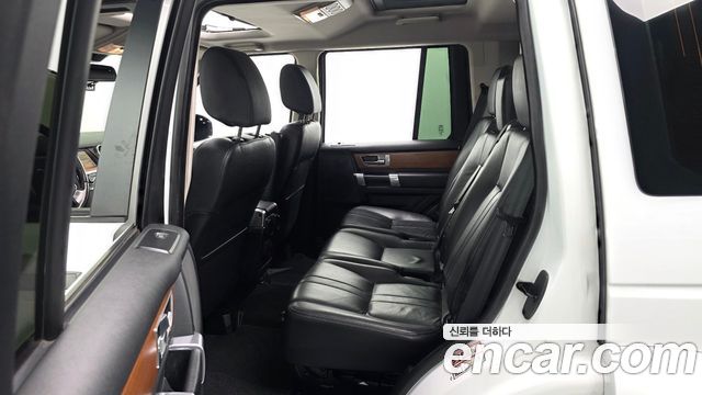 Land Rover Discovery 4 3.0 SDV6 SE 2016 — фото 12