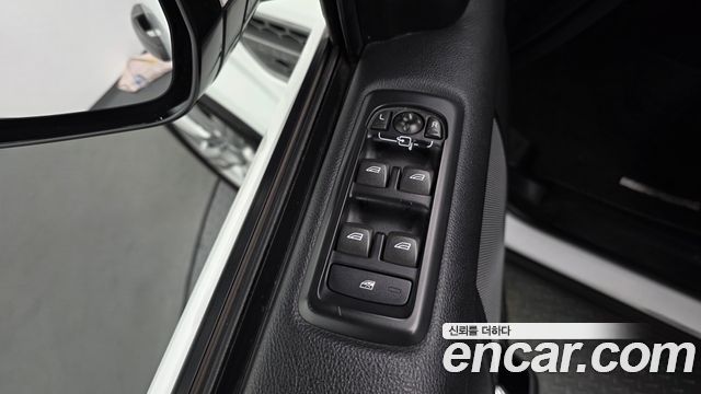 Land Rover Discovery 4 3.0 SDV6 SE 2016 — фото 16