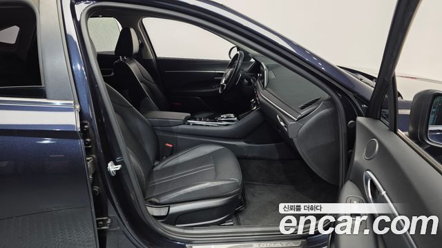 Hyundai Sonata (DN8) 2.0 Premium Family 2020 — фото 11