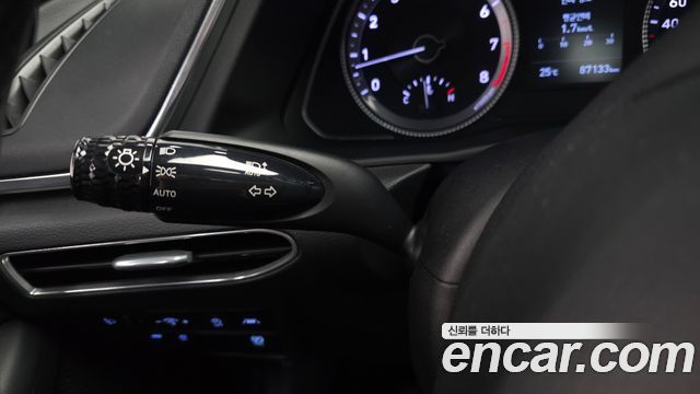 Hyundai Sonata (DN8) 2.0 Premium Family 2020 — фото 30