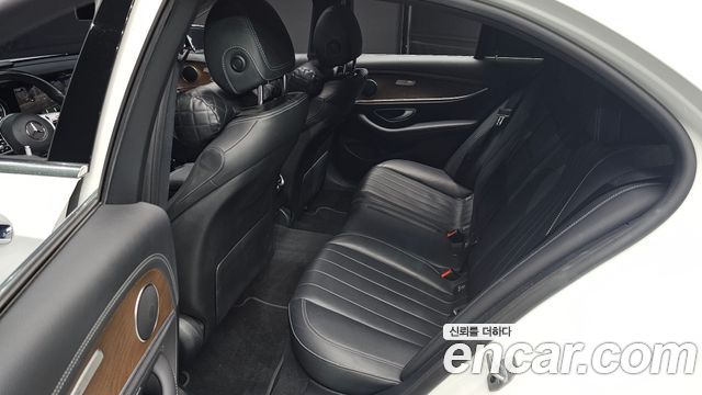 Mercedes-Benz E-Class (W213) E220d Exclusive 2019 — фото 11