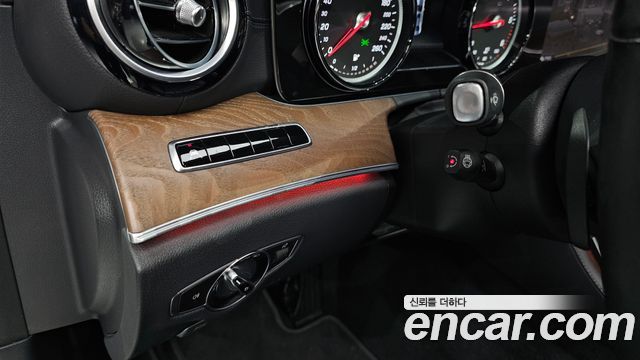 Mercedes-Benz E-Class (W213) E220d Exclusive 2019 — фото 17